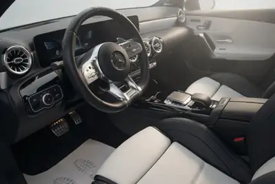 Mercedes-Benz CLA 35 AMG 4Matic — Performance sportive et élégance berline — Miniatur 9