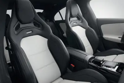Mercedes-Benz CLA 35 AMG 4Matic — Performance sportive et élégance berline — Miniatur 13