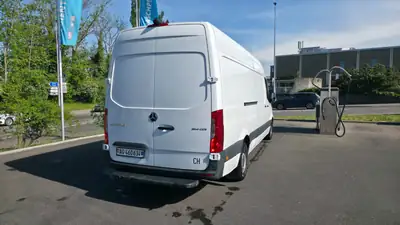 Mercedes-Benz Sprinter 314 CDI — Utilitaire fiable, 130 000 km, boîte automatique — côté