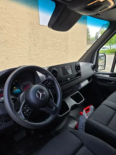 Mercedes-Benz Sprinter 314 CDI — Utilitaire fiable, 130 000 km, boîte automatique — Miniature 15
