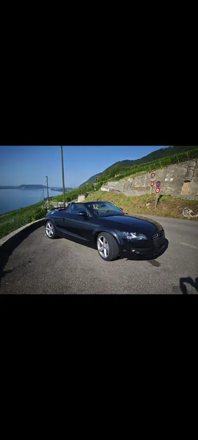 Audi TT 2.0 TFSI — Cabriolet sportif 2007, courroie remplacée, équipements premium — exterior view