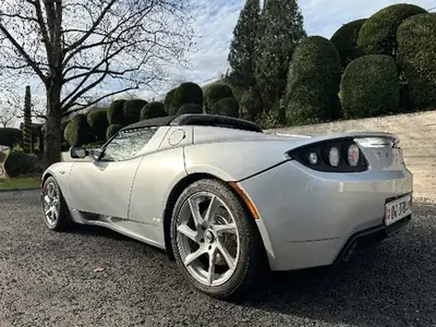Tesla Roadster Sport 2012 — L'électrique décapotable culte, seulement 9 900 km — Miniatura 11