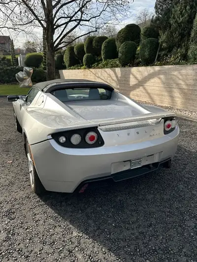 Tesla Roadster Sport 2012 — L'électrique décapotable culte, seulement 9 900 km — Miniatura 15
