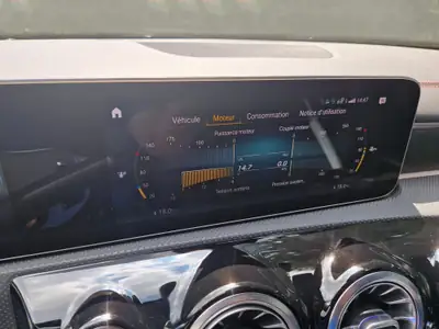 Mercedes-Benz CLA 250 AMG Line 4matic — Élégance sportive et polyvalence all-terrain — Thumbnail 11