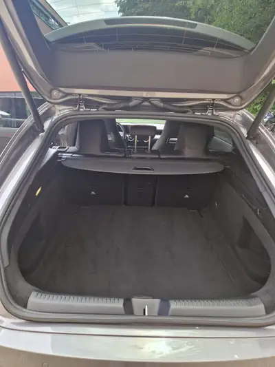 Mercedes-Benz CLA 250 AMG Line 4matic — Élégance sportive et polyvalence all-terrain — Thumbnail 16