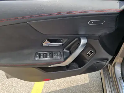 Mercedes-Benz CLA 250 AMG Line 4matic — Élégance sportive et polyvalence all-terrain — Thumbnail 20