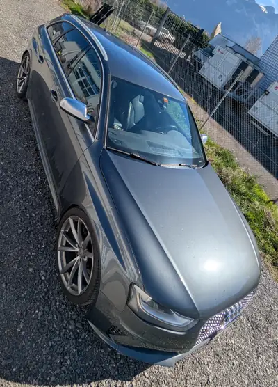 Audi RS4 Avant 4.2 V8 FSI — Performance et polyvalence, 139'000 km — Außenansicht