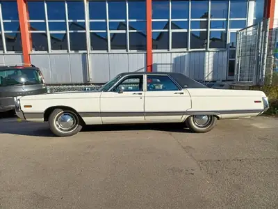 Chrysler New Yorker 1971 — Berline américaine de prestige, 349 ch et 92'000 km — vue extérieure
