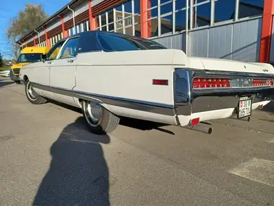 Chrysler New Yorker 1971 — Berline américaine de prestige, 349 ch et 92'000 km — Miniature 8