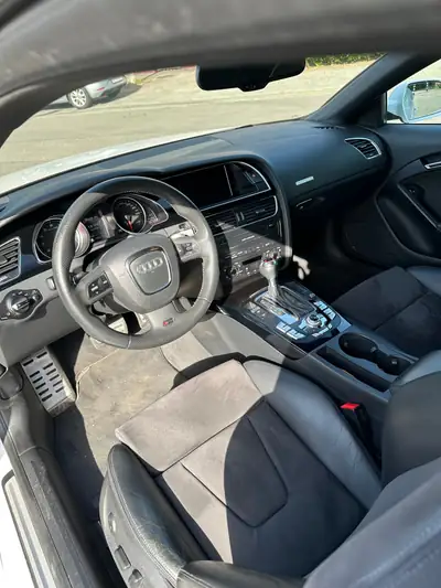 Audi RS5 4.2 V8 FSI Quattro — Coupé sportif légendaire, 450 ch sans compromis — Miniatura 8