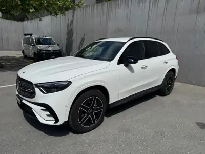Mercedes-Benz GLC 300 e 4Matic — SUV hybride rechargeable, 11000 km seulement — vista esterna