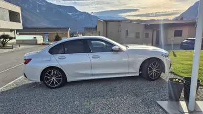 BMW 320d xDrive — Berline diesel performante, 98 000 km, entretien suivi — côté