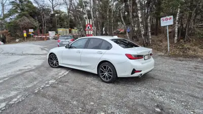 BMW 320d xDrive — Berline diesel performante, 98 000 km, entretien suivi — Miniature 14