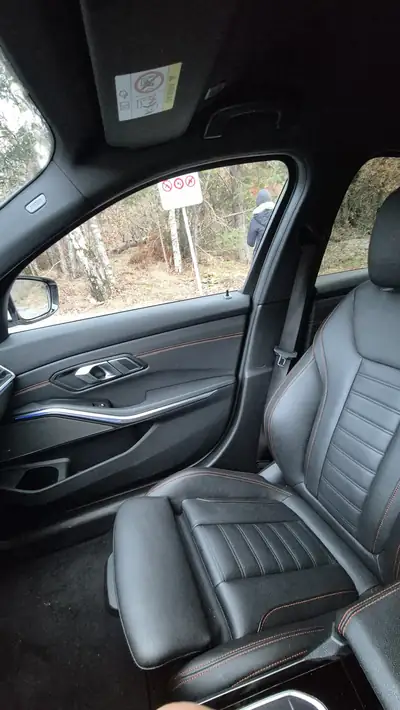 BMW 320d xDrive — Berline diesel performante, 98 000 km, entretien suivi — Miniature 17