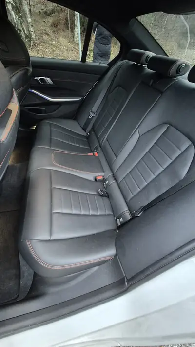 BMW 320d xDrive — Berline diesel performante, 98 000 km, entretien suivi — Miniature 19