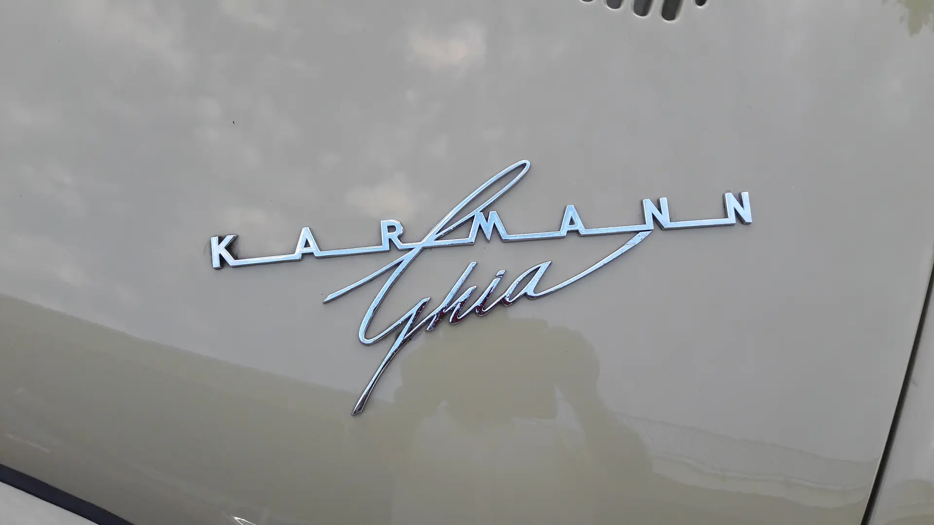 Volkswagen Karmann-Ghia 1959 — Chef-d'œuvre Coupé vintage, 48'000 km d'histoire — vue extérieure