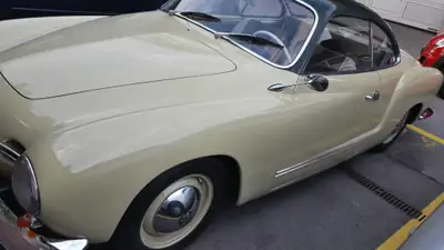 Volkswagen Karmann-Ghia 1959 — Chef-d'œuvre Coupé vintage, 48'000 km d'histoire — détail