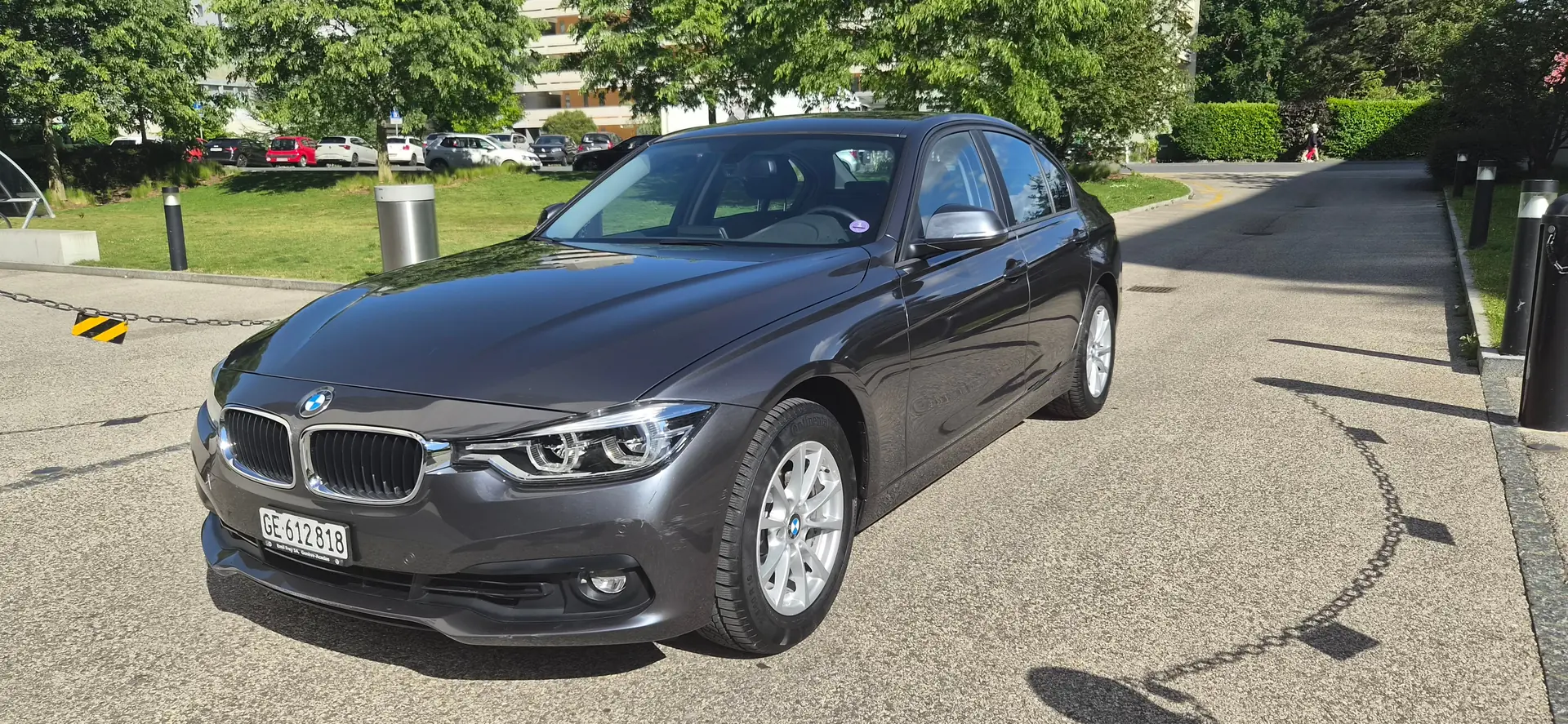 BMW 320i xDrive SAG — Berline polyvalente, entretien réduit, 38 000 km seulement — vista esterna