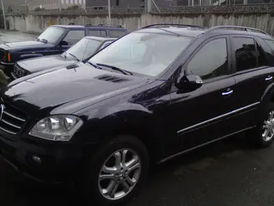 Mercedes-Benz ML 320 CDI — SUV premium diesel, 224 ch et transmission automatique — Außenansicht
