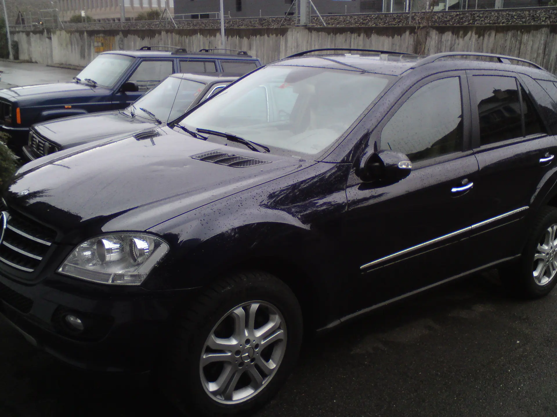 Mercedes-Benz ML 320 CDI — SUV premium diesel, 224 ch et transmission automatique