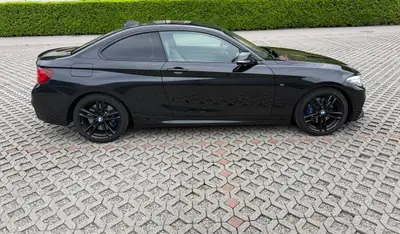 BMW M240 Coupé — 340 ch de performance pure, noir métallisé, 65'000 km — vista esterna