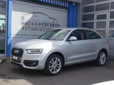 Audi Q3 2.0 TFSI quattro S-tronic — SUV compact dynamique, transmission intégrale — side view