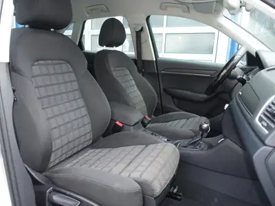 Audi Q3 2.0 TFSI quattro S-tronic — SUV compact dynamique, transmission intégrale — Thumbnail 10