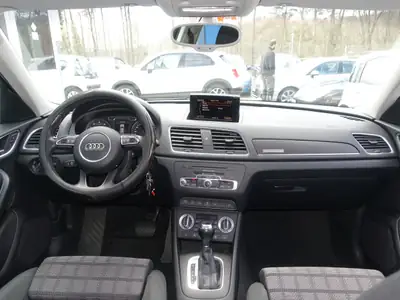 Audi Q3 2.0 TFSI quattro S-tronic — SUV compact dynamique, transmission intégrale — Thumbnail 11