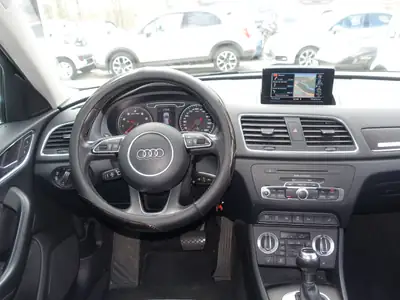 Audi Q3 2.0 TFSI quattro S-tronic — SUV compact dynamique, transmission intégrale — Thumbnail 12