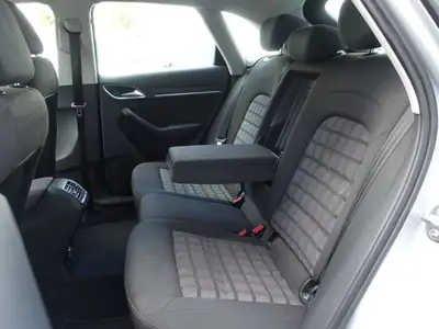 Audi Q3 2.0 TFSI quattro S-tronic — SUV compact dynamique, transmission intégrale — Thumbnail 15