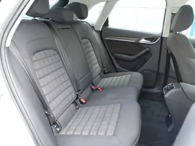 Audi Q3 2.0 TFSI quattro S-tronic — SUV compact dynamique, transmission intégrale — Thumbnail 14