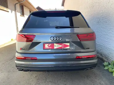 Audi SQ7 4.0 TDI quattro — SUV premium 435 ch, entretien récent, pneumatiques neufs — intérieur