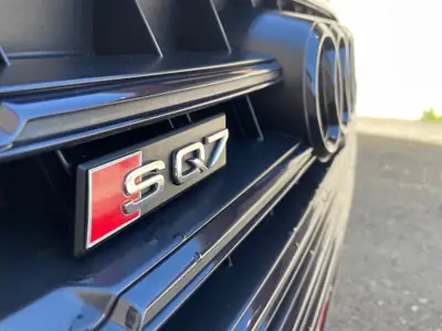 Audi SQ7 4.0 TDI quattro — SUV premium 435 ch, entretien récent, pneumatiques neufs — Miniature 8