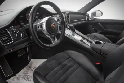 Porsche Panamera GTS 4.8 PDK — Berline sportive à motorisation atmosphérique, entretien certifié — Miniatur 9