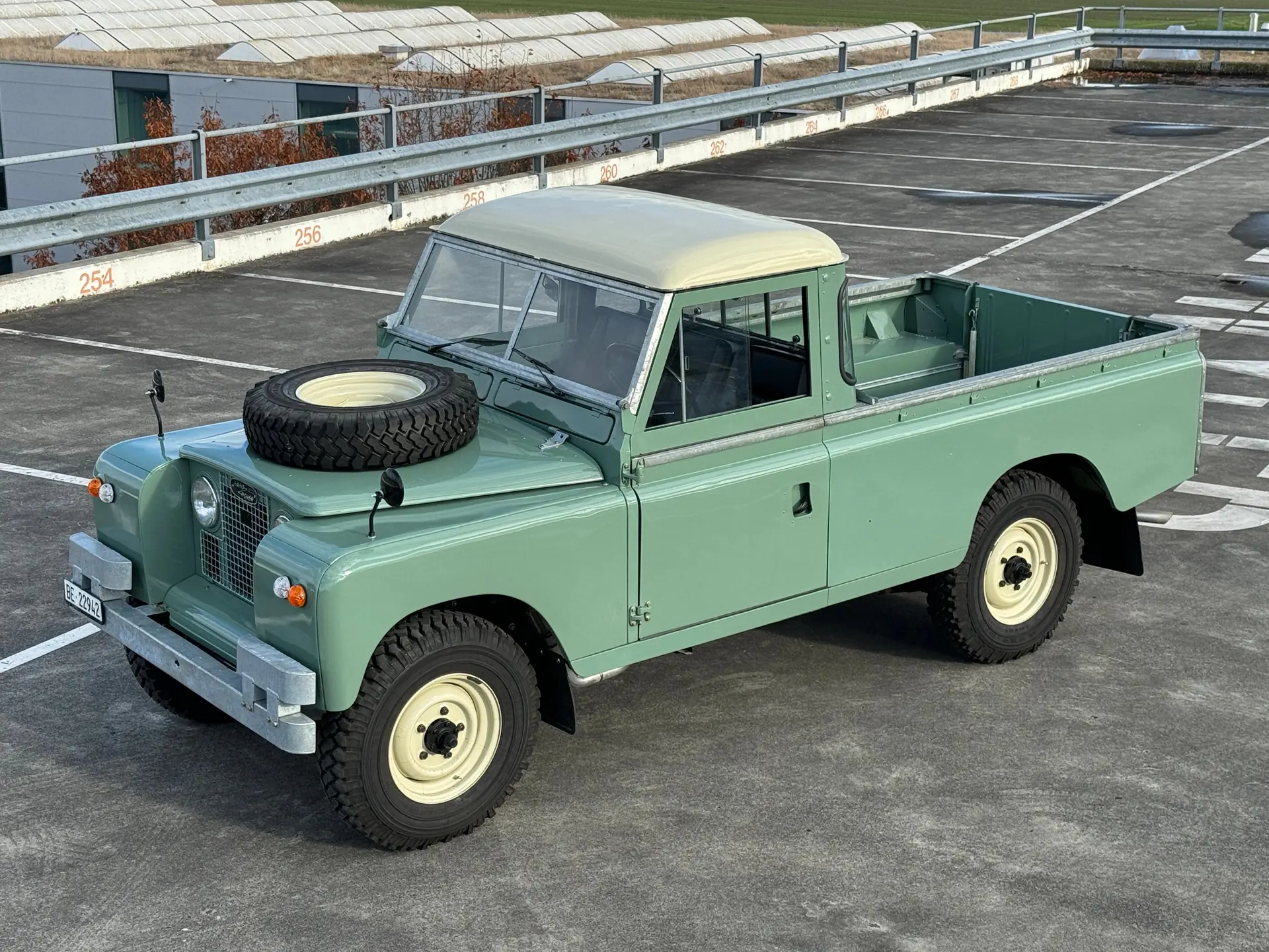 Land Rover 88 110 1968 occasion Bleienbach — 1