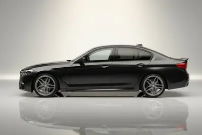 BMW 530d xDrive M-Paket — Berline premium diesel, révision complète et équipement individualisé — side view