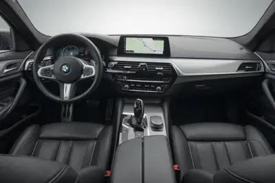 BMW 530d xDrive M-Paket — Berline premium diesel, révision complète et équipement individualisé — Thumbnail 11