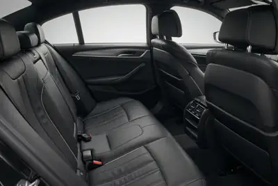 BMW 530d xDrive M-Paket — Berline premium diesel, révision complète et équipement individualisé — Thumbnail 12
