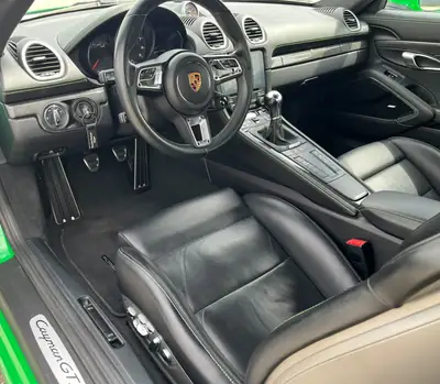 Porsche Cayman 4.0 GTS — Roadster pur-sang, 400 ch et boîte manuelle rare — tableau de bord