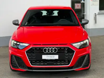 Audi A1 Sportback 40 TFSI S Line — Rouge métallisé, 200 ch, état impeccable — tableau de bord