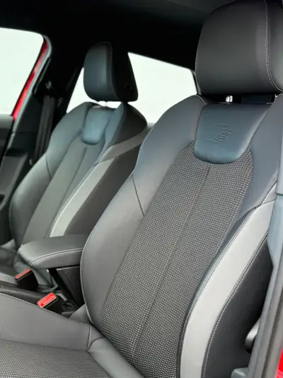 Audi A1 Sportback 40 TFSI S Line — Rouge métallisé, 200 ch, état impeccable — Miniature 15