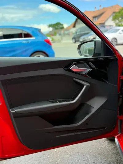 Audi A1 Sportback 40 TFSI S Line — Rouge métallisé, 200 ch, état impeccable — Miniature 16