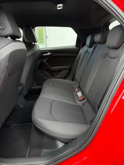Audi A1 Sportback 40 TFSI S Line — Rouge métallisé, 200 ch, état impeccable — Miniature 17