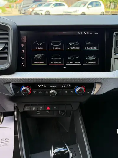 Audi A1 Sportback 40 TFSI S Line — Rouge métallisé, 200 ch, état impeccable — Miniature 25
