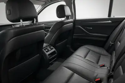 BMW 520d Touring xDrive — Break diesel efficace, entretien économique — Miniature 9