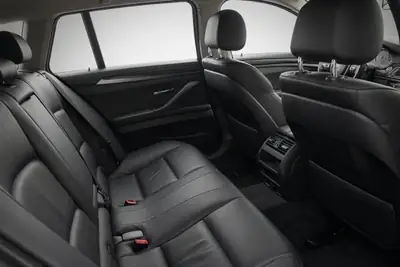 BMW 520d Touring xDrive — Break diesel efficace, entretien économique — Miniature 11