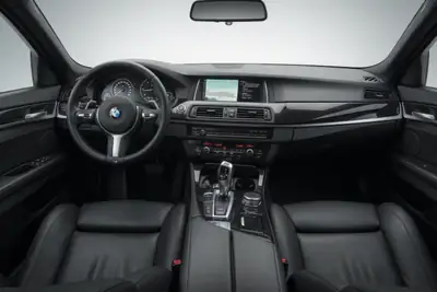 BMW 520d Touring xDrive — Break diesel efficace, entretien économique — Miniature 10