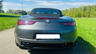 Alfa Romeo Spider 2.2 JTS — Cabriolet sportif emblématique, entretien impeccable — arrière