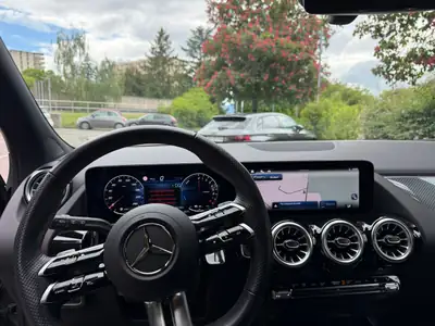 Mercedes-Benz GLA 250 e EQ Star — SUV hybride rechargeable, première main, garantie usine 10 ans — Miniature 17