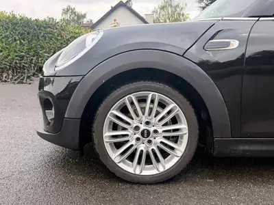 MINI Cooper Steptronic — Citadine dynamique automatique, entretien suivi et sans accident — intérieur